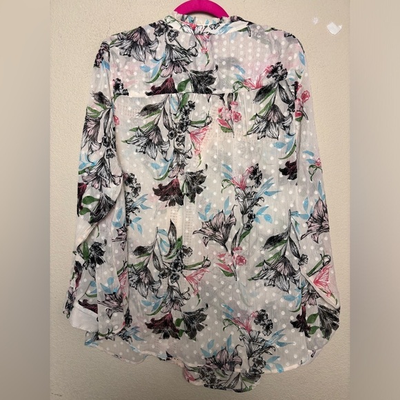 Torrid Floral Cream Chiffon Clip Dot Crochet Trim V-Neck Button Up Blouse 3X - Picture 10 of 11